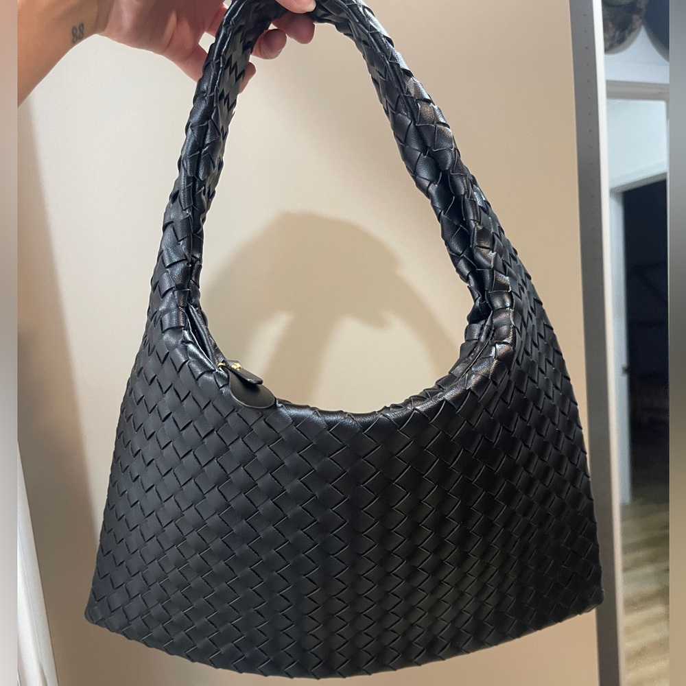Bottega hop bag dupe